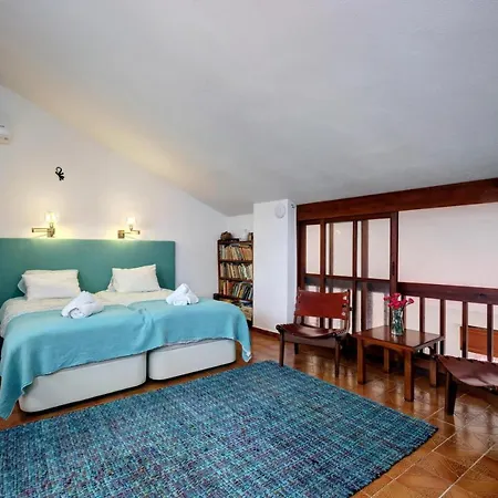 La Casa De Manuel * Εστεπόνα